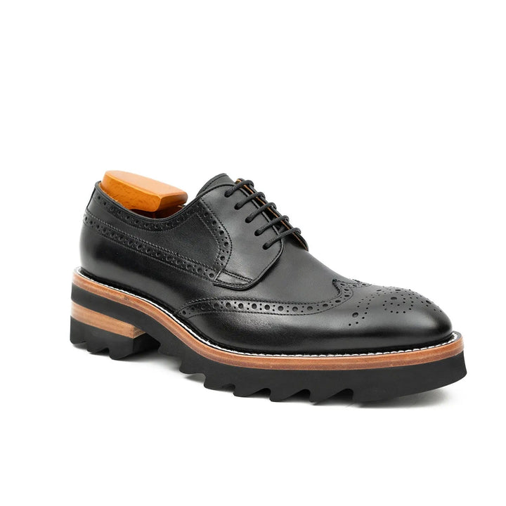 DV DIVINCH men’s shoes, handcrafted leather shoes, calfskin footwear, men’s designer shoes, leather dress shoes, brogue shoes, Derby shoes, Oxford shoes, monk strap shoes, Chelsea boots, lug sole footwear