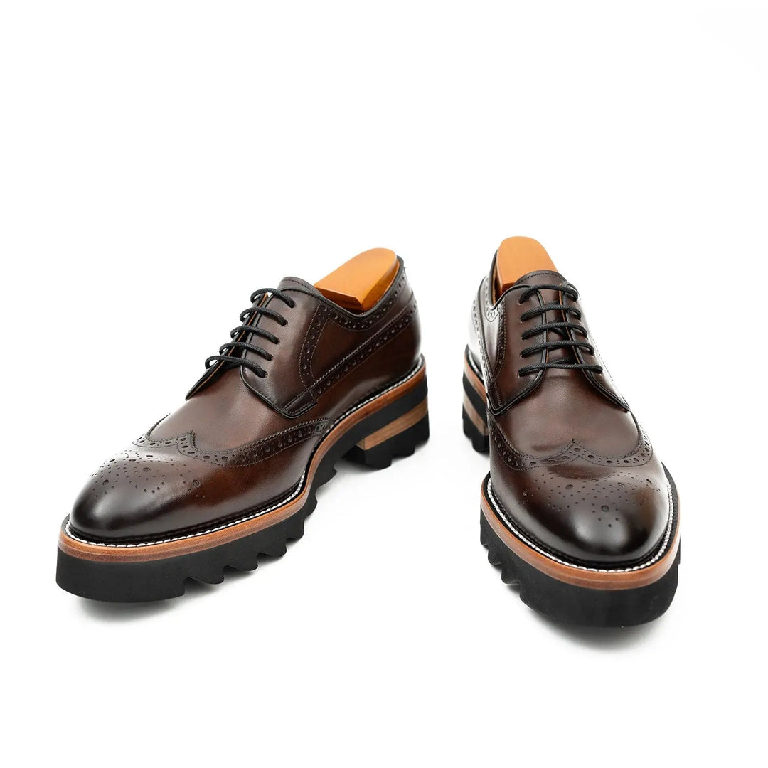 DV DIVINCH men’s shoes, handcrafted leather shoes, calfskin footwear, men’s designer shoes, leather dress shoes, brogue shoes, Derby shoes, Oxford shoes, monk strap shoes, Chelsea boots, lug sole footwear