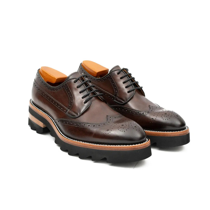 DV DIVINCH men’s shoes, handcrafted leather shoes, calfskin footwear, men’s designer shoes, leather dress shoes, brogue shoes, Derby shoes, Oxford shoes, monk strap shoes, Chelsea boots, lug sole footwear