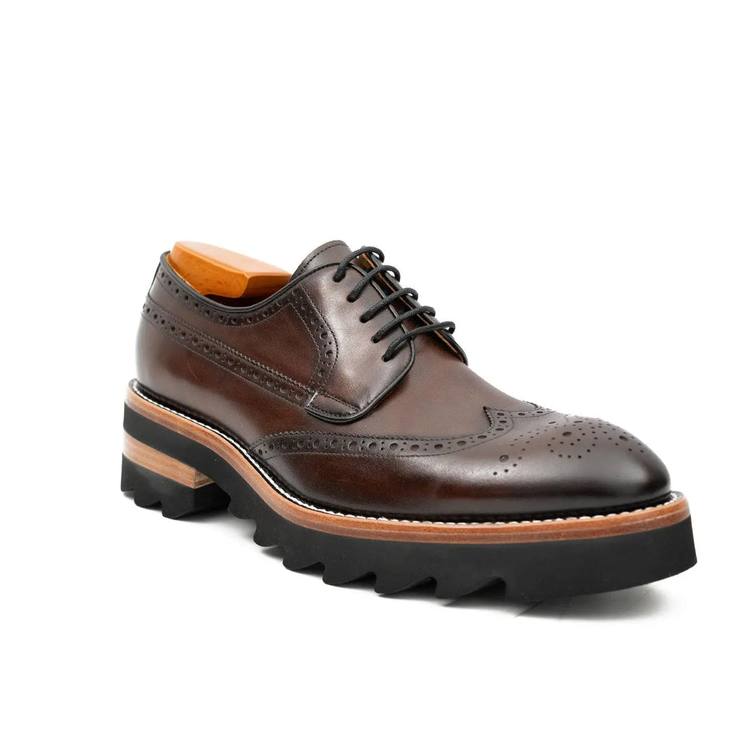 DV DIVINCH men’s shoes, handcrafted leather shoes, calfskin footwear, men’s designer shoes, leather dress shoes, brogue shoes, Derby shoes, Oxford shoes, monk strap shoes, Chelsea boots, lug sole footwear