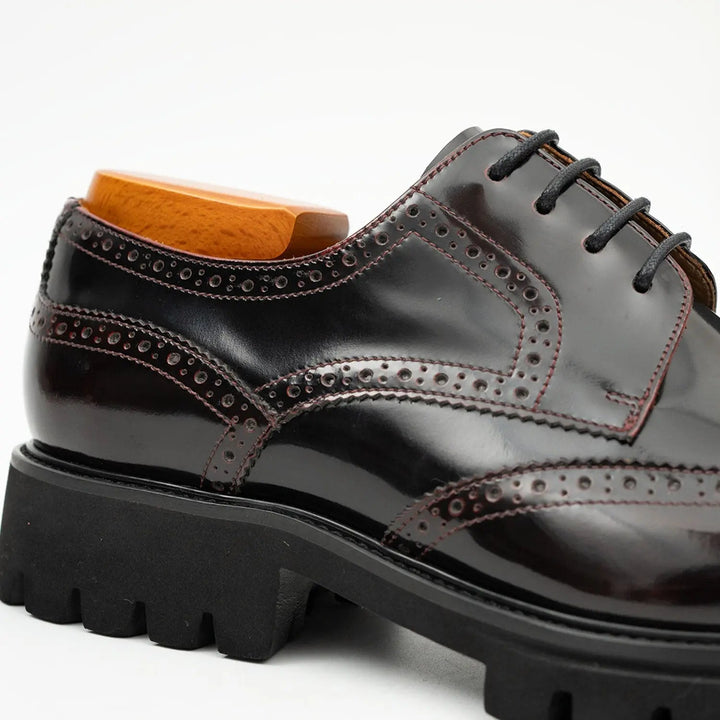 DV DIVINCH men’s shoes, handcrafted leather shoes, calfskin footwear, men’s designer shoes, leather dress shoes, brogue shoes, Derby shoes, Oxford shoes, monk strap shoes, Chelsea boots, lug sole footwear