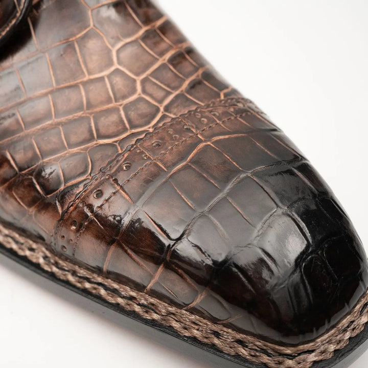 DV DIVINCH men’s shoes, handcrafted leather shoes, calfskin footwear, men’s designer shoes, leather dress shoes, brogue shoes, Derby shoes, Oxford shoes, monk strap shoes, Chelsea boots, lug sole footwear