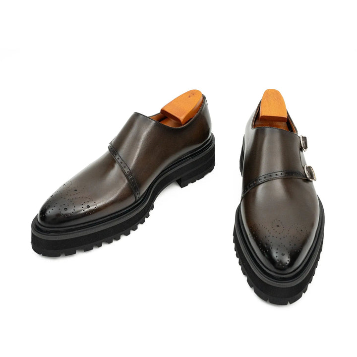 DV DIVINCH men’s shoes, handcrafted leather shoes, calfskin footwear, men’s designer shoes, leather dress shoes, brogue shoes, Derby shoes, Oxford shoes, monk strap shoes, Chelsea boots, lug sole footwear