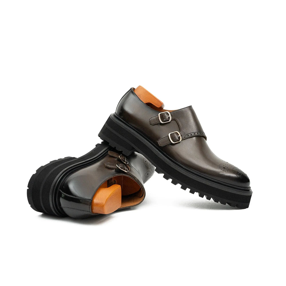 DV DIVINCH men’s shoes, handcrafted leather shoes, calfskin footwear, men’s designer shoes, leather dress shoes, brogue shoes, Derby shoes, Oxford shoes, monk strap shoes, Chelsea boots, lug sole footwear