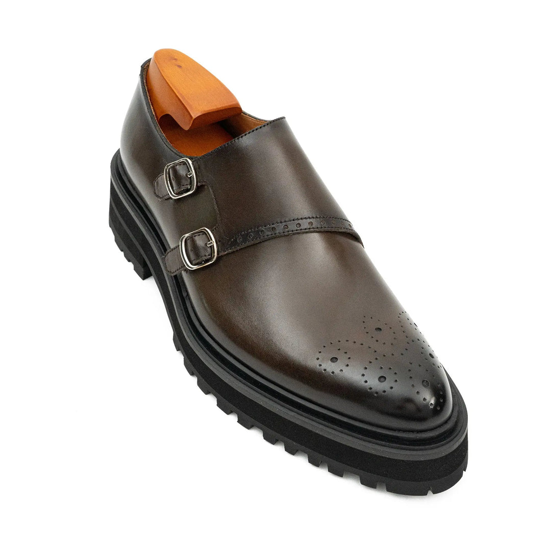 DV DIVINCH men’s shoes, handcrafted leather shoes, calfskin footwear, men’s designer shoes, leather dress shoes, brogue shoes, Derby shoes, Oxford shoes, monk strap shoes, Chelsea boots, lug sole footwear