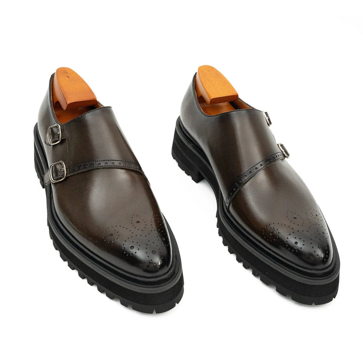 DV DIVINCH men’s shoes, handcrafted leather shoes, calfskin footwear, men’s designer shoes, leather dress shoes, brogue shoes, Derby shoes, Oxford shoes, monk strap shoes, Chelsea boots, lug sole footwear