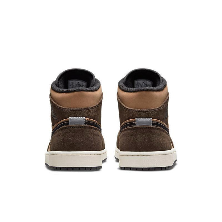 Air Jordan 1 Mid SE &