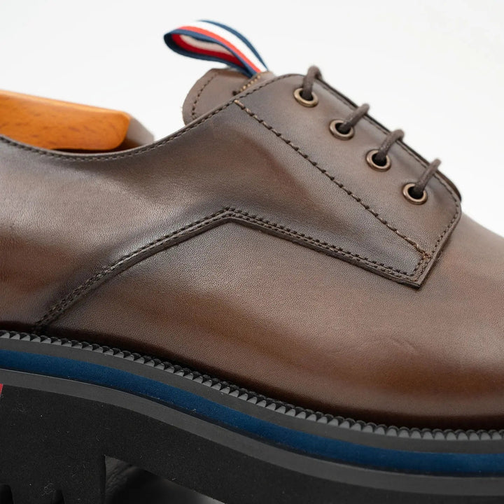 DV DIVINCH men’s shoes, handcrafted leather shoes, calfskin footwear, men’s designer shoes, leather dress shoes, brogue shoes, Derby shoes, Oxford shoes, monk strap shoes, Chelsea boots, lug sole footwear