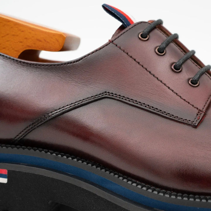 DV DIVINCH men’s shoes, handcrafted leather shoes, calfskin footwear, men’s designer shoes, leather dress shoes, brogue shoes, Derby shoes, Oxford shoes, monk strap shoes, Chelsea boots, lug sole footwear