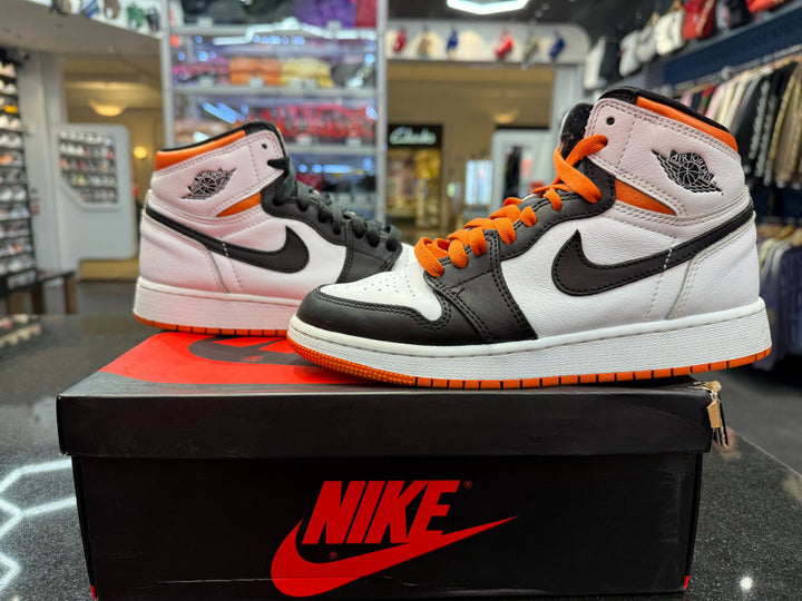 PRE OWNED Air Jordan 1 High OG "Electro Orange" (GS)