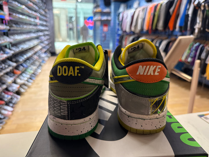 PRE OWNED  Nike Dunk Low What the Duck Away University of Oregon PE