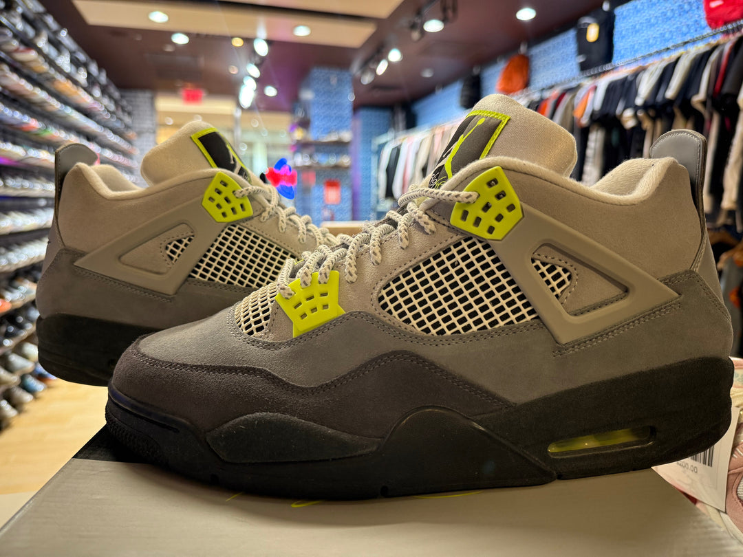 PRE OWNED Jordan 4 Retro SE 95 Neon