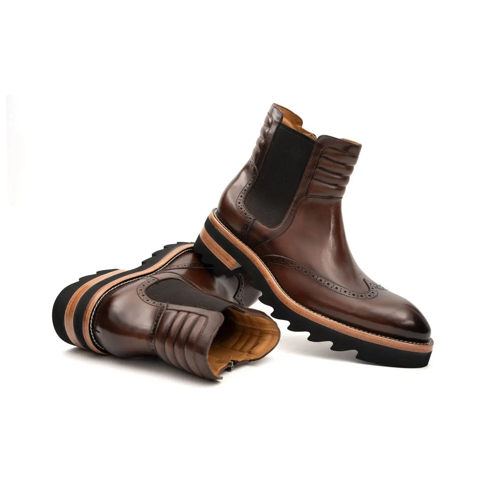 DV DIVINCH men’s shoes, handcrafted leather shoes, calfskin footwear, men’s designer shoes, leather dress shoes, brogue shoes, Derby shoes, Oxford shoes, monk strap shoes, Chelsea boots, lug sole footwear