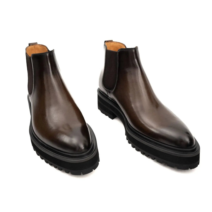 DV DIVINCH men’s shoes, handcrafted leather shoes, calfskin footwear, men’s designer shoes, leather dress shoes, brogue shoes, Derby shoes, Oxford shoes, monk strap shoes, Chelsea boots, lug sole footwear