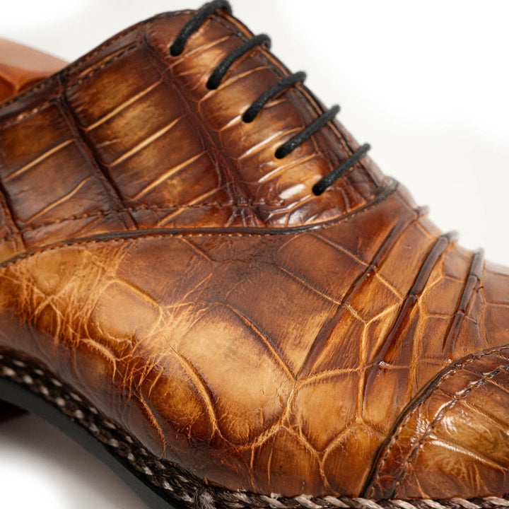 DV DIVINCH men’s shoes, handcrafted leather shoes, calfskin footwear, men’s designer shoes, leather dress shoes, brogue shoes, Derby shoes, Oxford shoes, monk strap shoes, Chelsea boots, lug sole footwear