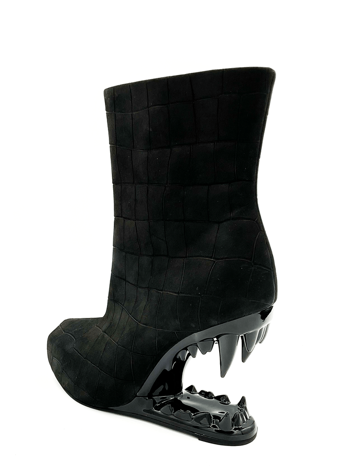 black Gnasher Boots