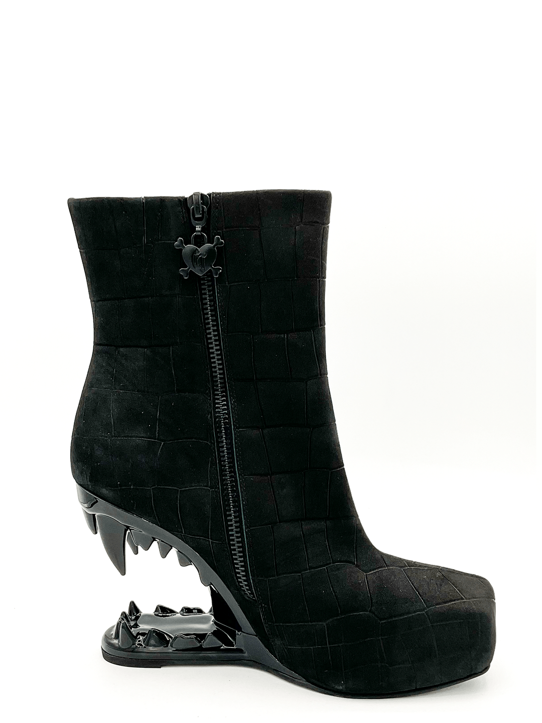 black Gnasher Boots