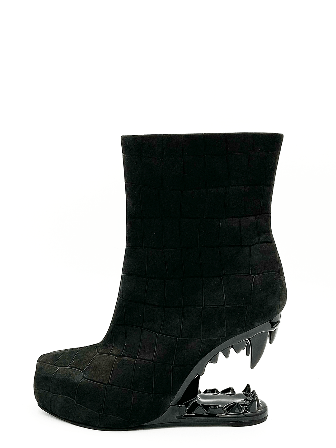 black Gnasher Boots