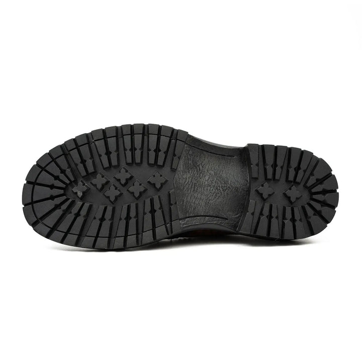 DV DIVINCH men’s shoes, handcrafted leather shoes, calfskin footwear, men’s designer shoes, leather dress shoes, brogue shoes, Derby shoes, Oxford shoes, monk strap shoes, Chelsea boots, lug sole footwear