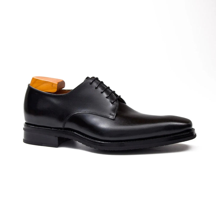DV DIVINCH men’s shoes, handcrafted leather shoes, calfskin footwear, men’s designer shoes, leather dress shoes, brogue shoes, Derby shoes, Oxford shoes, monk strap shoes, Chelsea boots, lug sole footwear