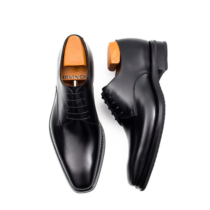 DV DIVINCH men’s shoes, handcrafted leather shoes, calfskin footwear, men’s designer shoes, leather dress shoes, brogue shoes, Derby shoes, Oxford shoes, monk strap shoes, Chelsea boots, lug sole footwear