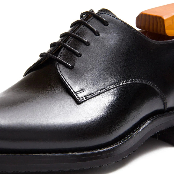 DV DIVINCH men’s shoes, handcrafted leather shoes, calfskin footwear, men’s designer shoes, leather dress shoes, brogue shoes, Derby shoes, Oxford shoes, monk strap shoes, Chelsea boots, lug sole footwear