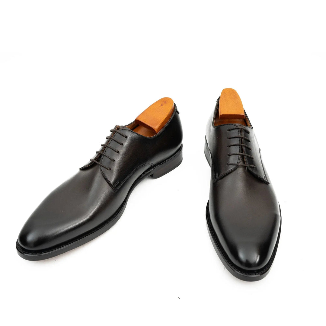 DV DIVINCH men’s shoes, handcrafted leather shoes, calfskin footwear, men’s designer shoes, leather dress shoes, brogue shoes, Derby shoes, Oxford shoes, monk strap shoes, Chelsea boots, lug sole footwear