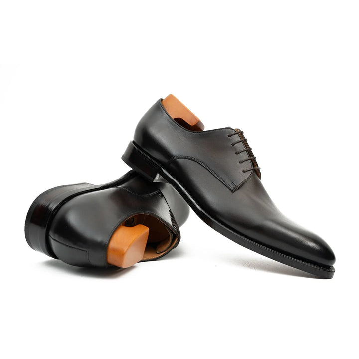 DV DIVINCH men’s shoes, handcrafted leather shoes, calfskin footwear, men’s designer shoes, leather dress shoes, brogue shoes, Derby shoes, Oxford shoes, monk strap shoes, Chelsea boots, lug sole footwear