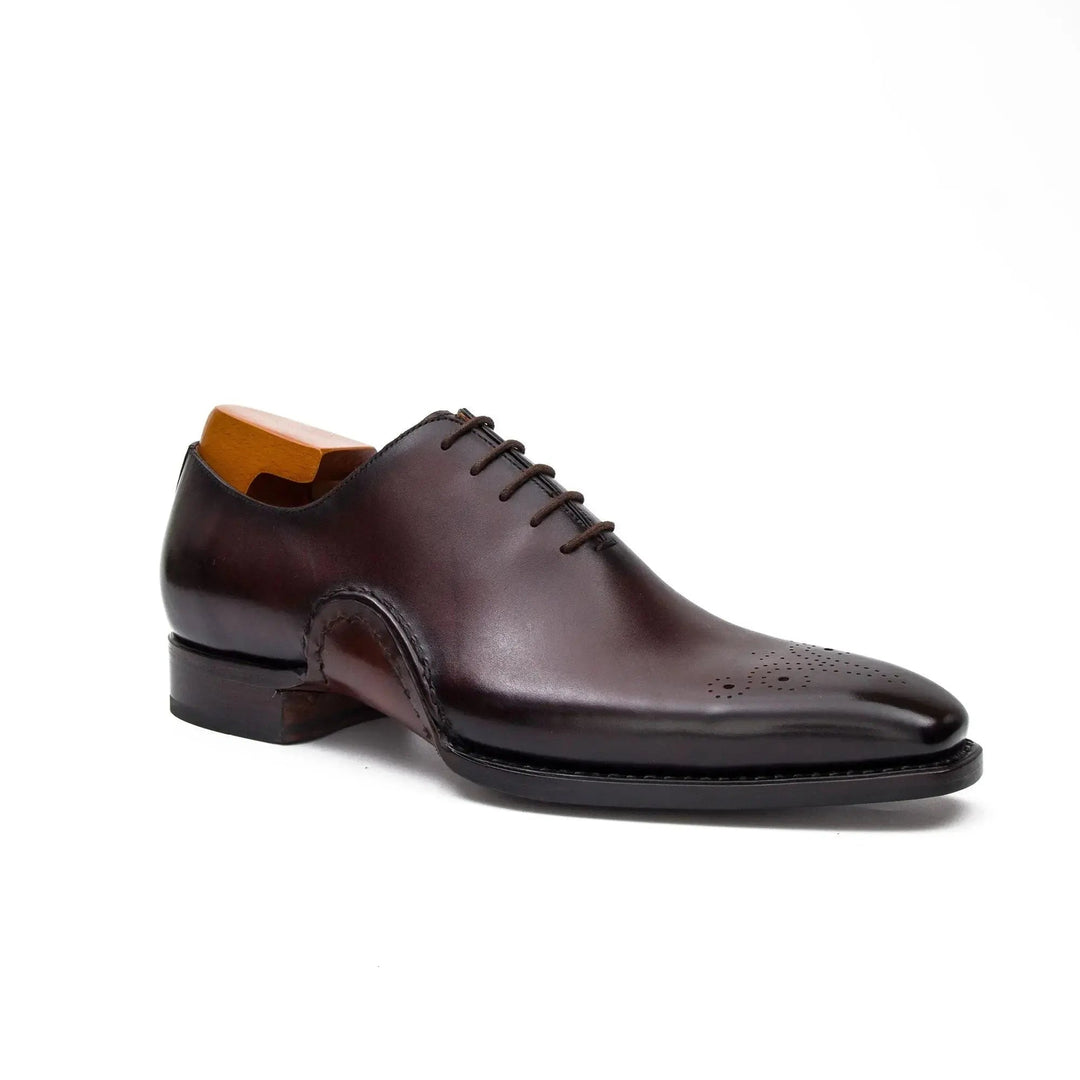 DV DIVINCH men’s shoes, handcrafted leather shoes, calfskin footwear, men’s designer shoes, leather dress shoes, brogue shoes, Derby shoes, Oxford shoes, monk strap shoes, Chelsea boots, lug sole footwear