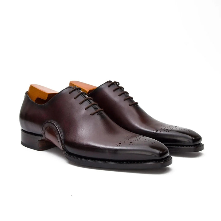 DV DIVINCH men’s shoes, handcrafted leather shoes, calfskin footwear, men’s designer shoes, leather dress shoes, brogue shoes, Derby shoes, Oxford shoes, monk strap shoes, Chelsea boots, lug sole footwear