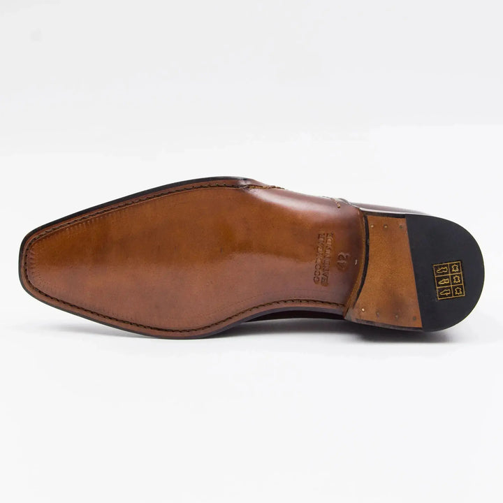 DV DIVINCH men’s shoes, handcrafted leather shoes, calfskin footwear, men’s designer shoes, leather dress shoes, brogue shoes, Derby shoes, Oxford shoes, monk strap shoes, Chelsea boots, lug sole footwear