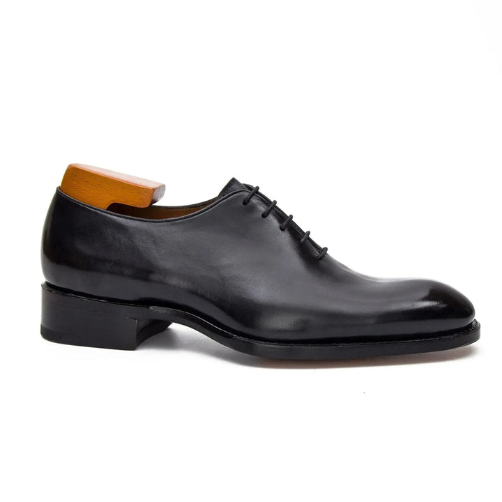 DV DIVINCH men’s shoes, handcrafted leather shoes, calfskin footwear, men’s designer shoes, leather dress shoes, brogue shoes, Derby shoes, Oxford shoes, monk strap shoes, Chelsea boots, lug sole footwear