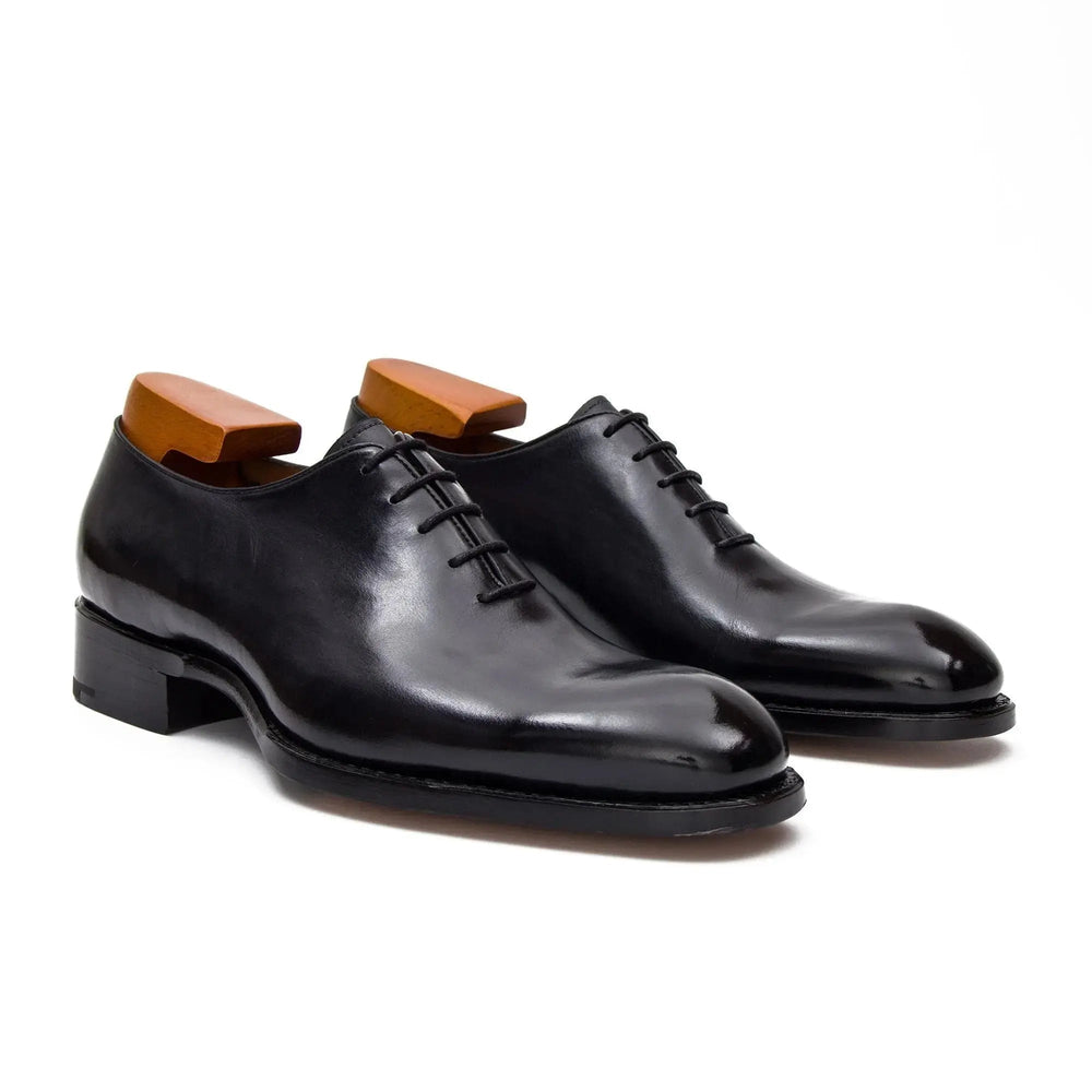 DV DIVINCH men’s shoes, handcrafted leather shoes, calfskin footwear, men’s designer shoes, leather dress shoes, brogue shoes, Derby shoes, Oxford shoes, monk strap shoes, Chelsea boots, lug sole footwear