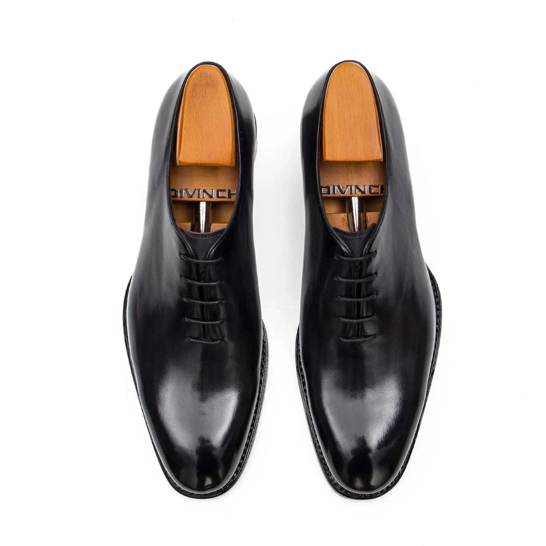 DV DIVINCH men’s shoes, handcrafted leather shoes, calfskin footwear, men’s designer shoes, leather dress shoes, brogue shoes, Derby shoes, Oxford shoes, monk strap shoes, Chelsea boots, lug sole footwear
