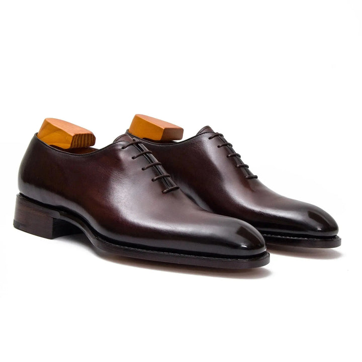 DV DIVINCH men’s shoes, handcrafted leather shoes, calfskin footwear, men’s designer shoes, leather dress shoes, brogue shoes, Derby shoes, Oxford shoes, monk strap shoes, Chelsea boots, lug sole footwear
