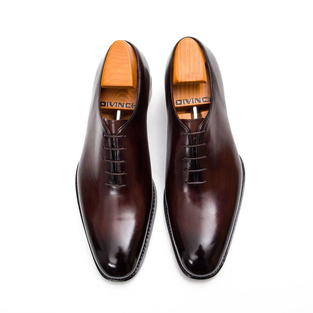 DV DIVINCH men’s shoes, handcrafted leather shoes, calfskin footwear, men’s designer shoes, leather dress shoes, brogue shoes, Derby shoes, Oxford shoes, monk strap shoes, Chelsea boots, lug sole footwear