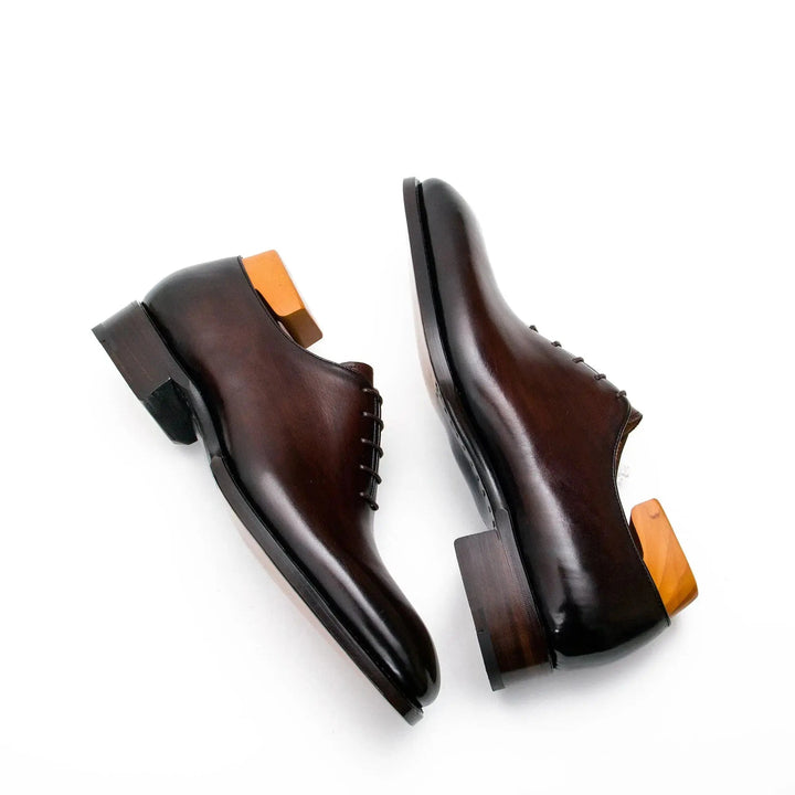 DV DIVINCH men’s shoes, handcrafted leather shoes, calfskin footwear, men’s designer shoes, leather dress shoes, brogue shoes, Derby shoes, Oxford shoes, monk strap shoes, Chelsea boots, lug sole footwear