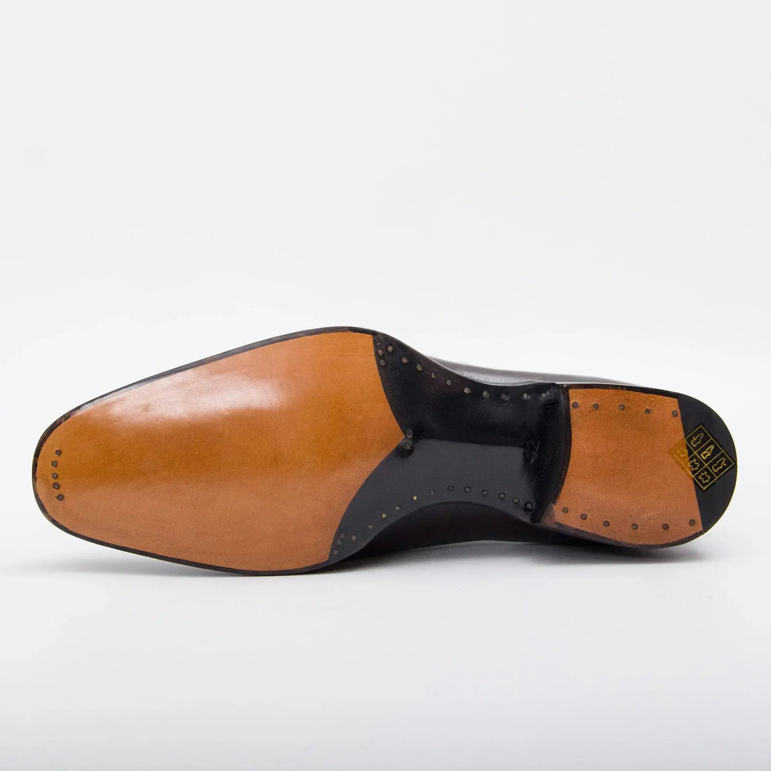 DV DIVINCH men’s shoes, handcrafted leather shoes, calfskin footwear, men’s designer shoes, leather dress shoes, brogue shoes, Derby shoes, Oxford shoes, monk strap shoes, Chelsea boots, lug sole footwear