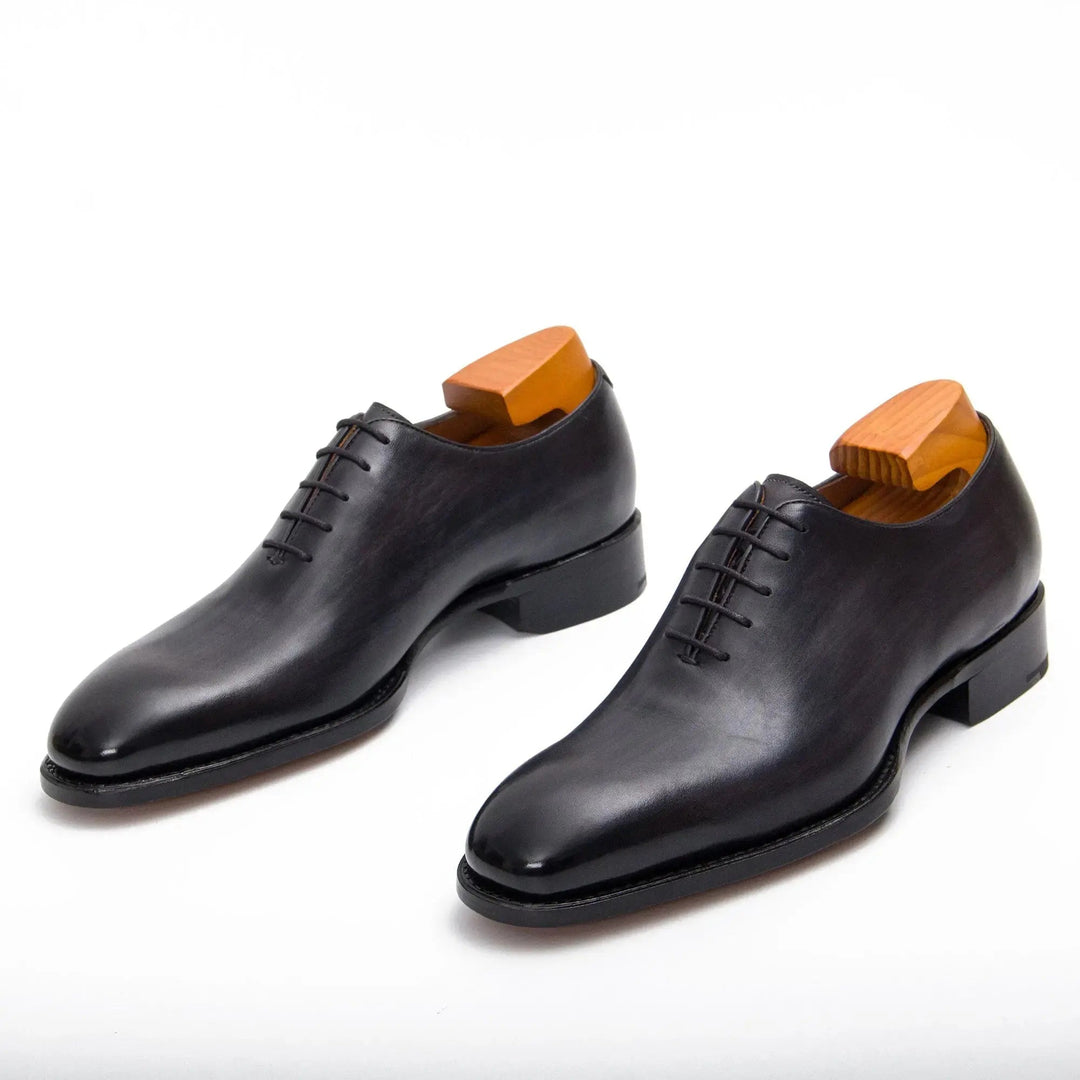 DV DIVINCH men’s shoes, handcrafted leather shoes, calfskin footwear, men’s designer shoes, leather dress shoes, brogue shoes, Derby shoes, Oxford shoes, monk strap shoes, Chelsea boots, lug sole footwear