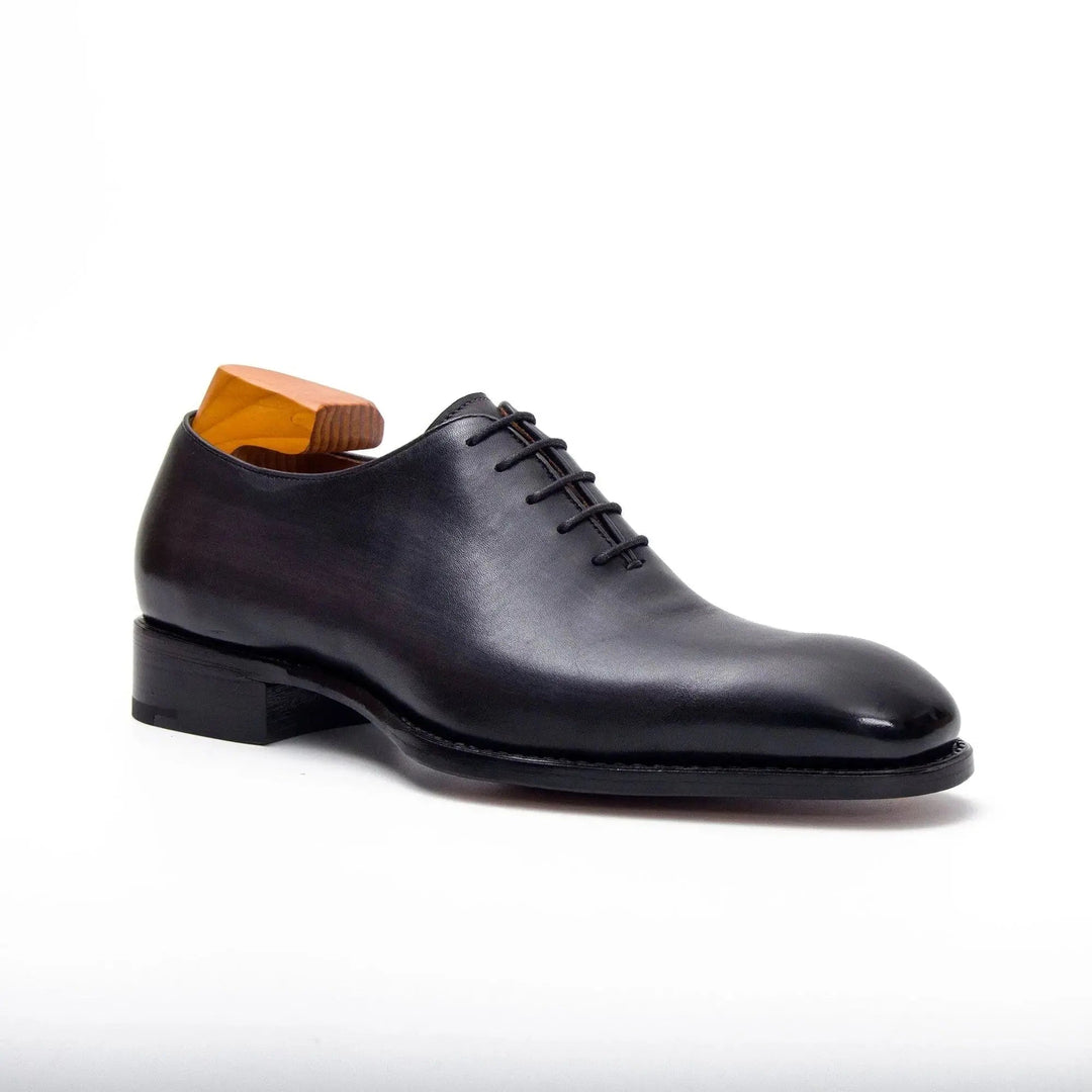DV DIVINCH men’s shoes, handcrafted leather shoes, calfskin footwear, men’s designer shoes, leather dress shoes, brogue shoes, Derby shoes, Oxford shoes, monk strap shoes, Chelsea boots, lug sole footwear
