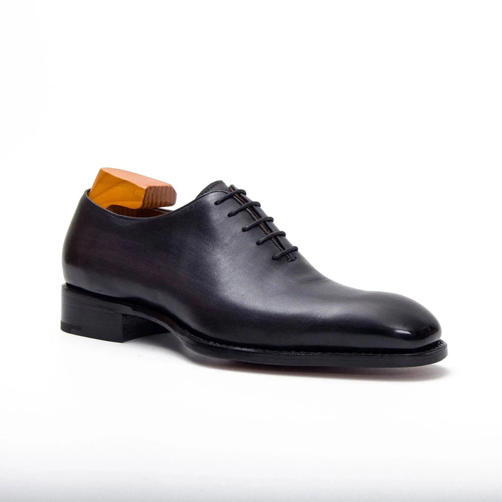 DV DIVINCH men’s shoes, handcrafted leather shoes, calfskin footwear, men’s designer shoes, leather dress shoes, brogue shoes, Derby shoes, Oxford shoes, monk strap shoes, Chelsea boots, lug sole footwear