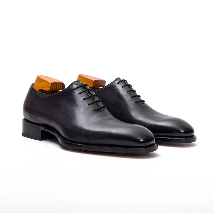 DV DIVINCH men’s shoes, handcrafted leather shoes, calfskin footwear, men’s designer shoes, leather dress shoes, brogue shoes, Derby shoes, Oxford shoes, monk strap shoes, Chelsea boots, lug sole footwear