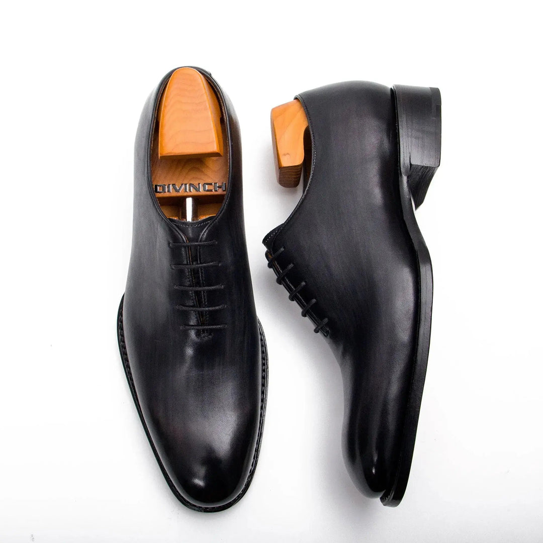 DV DIVINCH men’s shoes, handcrafted leather shoes, calfskin footwear, men’s designer shoes, leather dress shoes, brogue shoes, Derby shoes, Oxford shoes, monk strap shoes, Chelsea boots, lug sole footwear