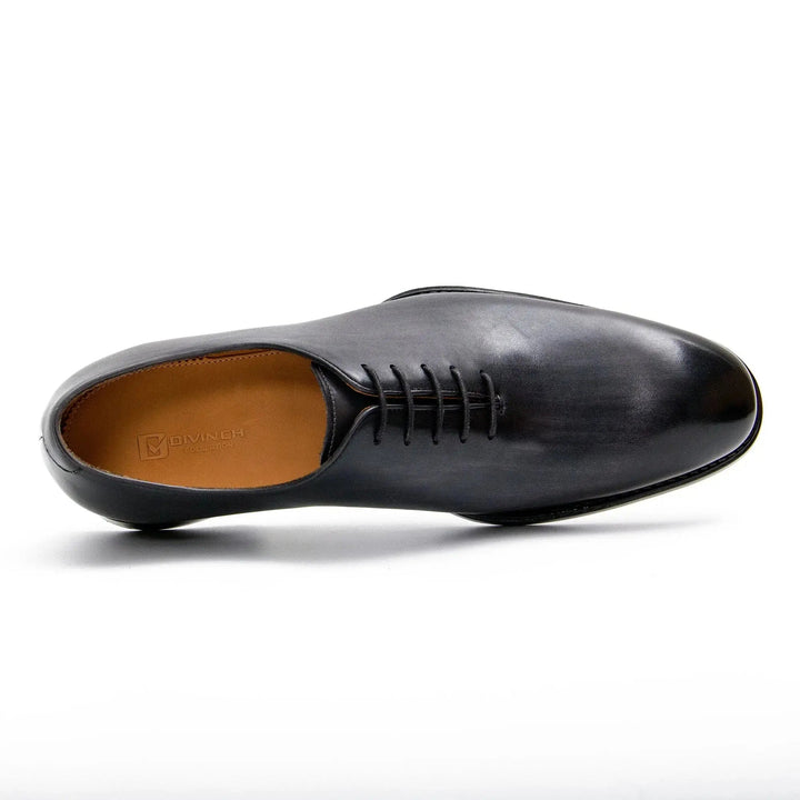 DV DIVINCH men’s shoes, handcrafted leather shoes, calfskin footwear, men’s designer shoes, leather dress shoes, brogue shoes, Derby shoes, Oxford shoes, monk strap shoes, Chelsea boots, lug sole footwear