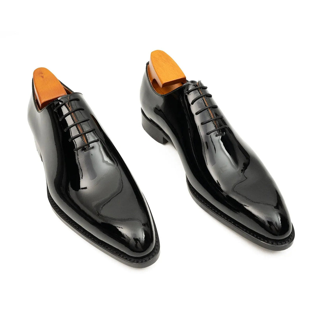 DV DIVINCH men’s shoes, handcrafted leather shoes, calfskin footwear, men’s designer shoes, leather dress shoes, brogue shoes, Derby shoes, Oxford shoes, monk strap shoes, Chelsea boots, lug sole footwear