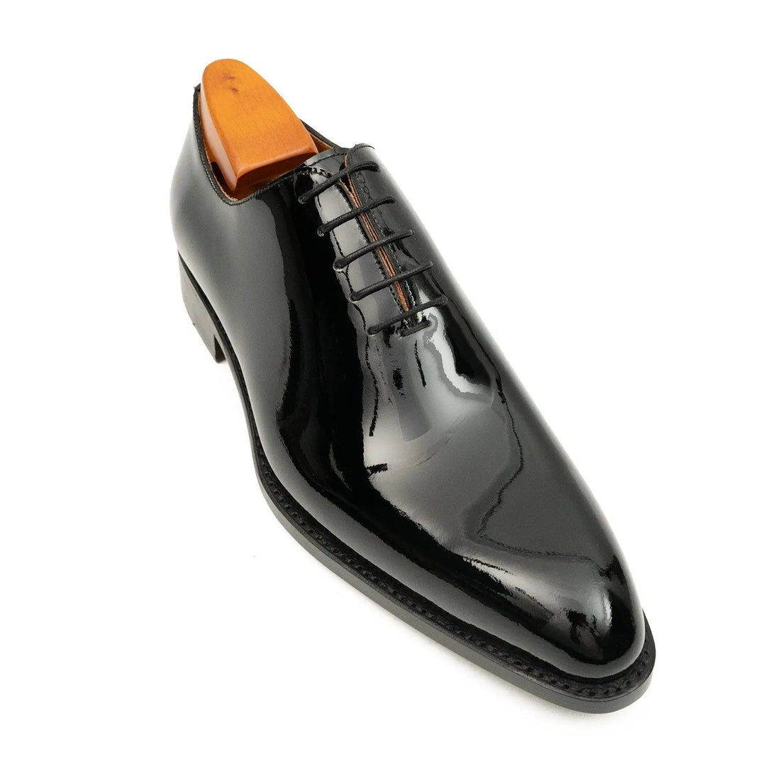DV DIVINCH men’s shoes, handcrafted leather shoes, calfskin footwear, men’s designer shoes, leather dress shoes, brogue shoes, Derby shoes, Oxford shoes, monk strap shoes, Chelsea boots, lug sole footwear
