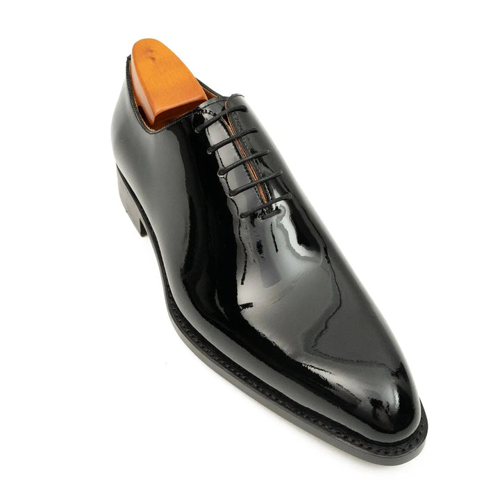 DV DIVINCH men’s shoes, handcrafted leather shoes, calfskin footwear, men’s designer shoes, leather dress shoes, brogue shoes, Derby shoes, Oxford shoes, monk strap shoes, Chelsea boots, lug sole footwear