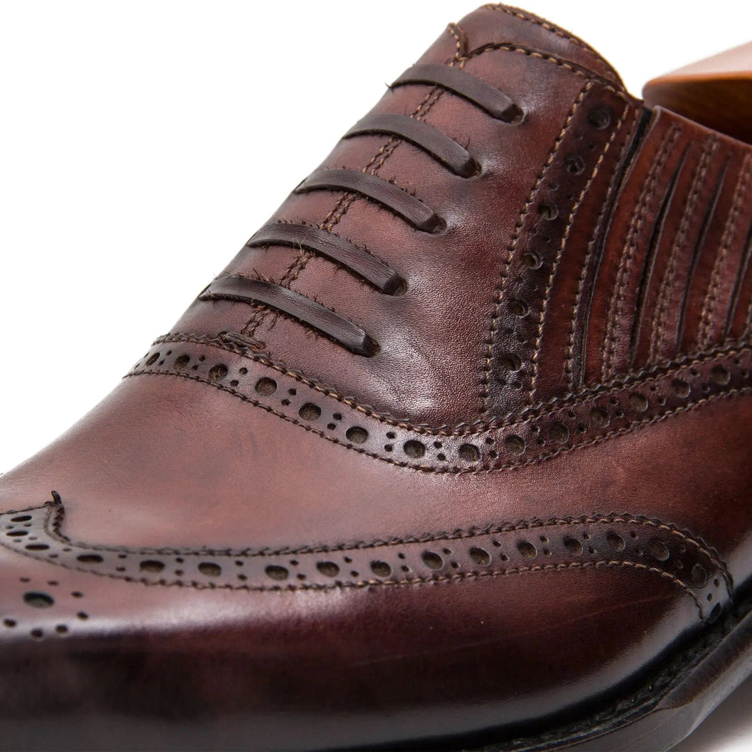 DV DIVINCH men’s shoes, handcrafted leather shoes, calfskin footwear, men’s designer shoes, leather dress shoes, brogue shoes, Derby shoes, Oxford shoes, monk strap shoes, Chelsea boots, lug sole footwear