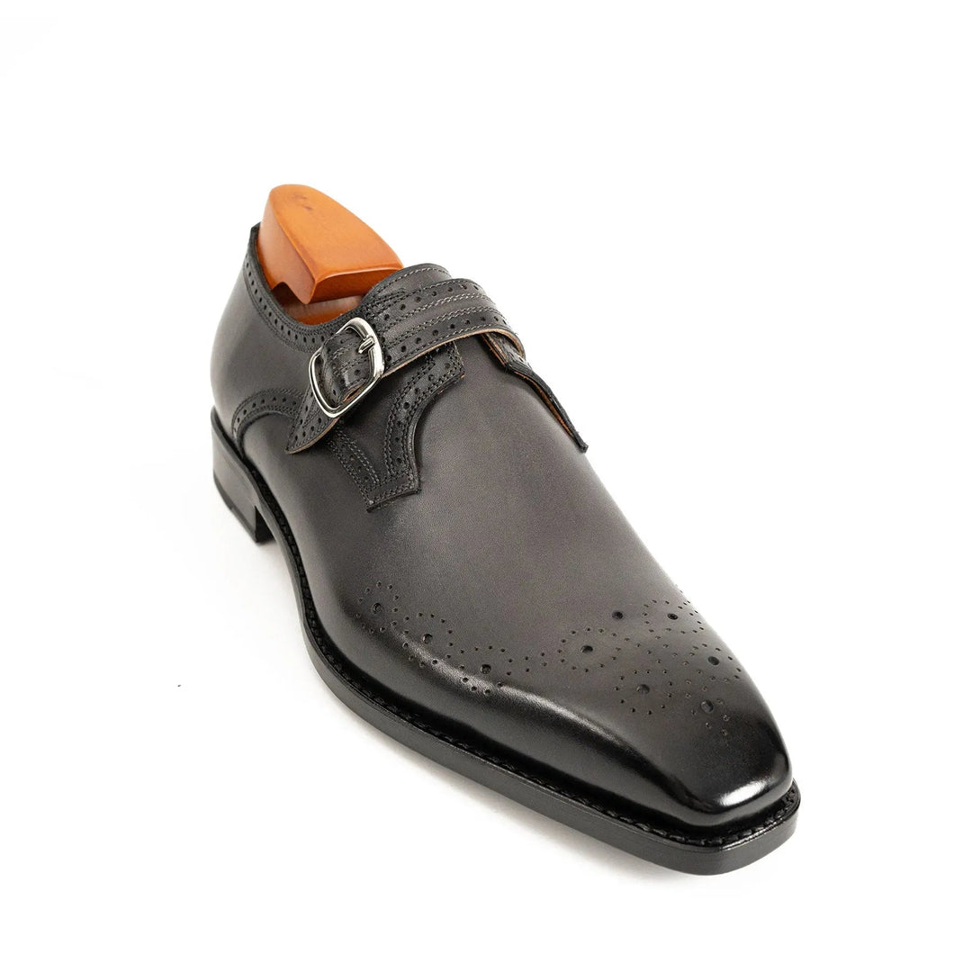 DV DIVINCH men’s shoes, handcrafted leather shoes, calfskin footwear, men’s designer shoes, leather dress shoes, brogue shoes, Derby shoes, Oxford shoes, monk strap shoes, Chelsea boots, lug sole footwear