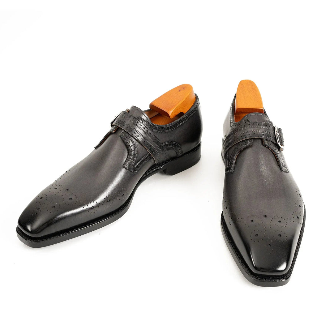 DV DIVINCH men’s shoes, handcrafted leather shoes, calfskin footwear, men’s designer shoes, leather dress shoes, brogue shoes, Derby shoes, Oxford shoes, monk strap shoes, Chelsea boots, lug sole footwear